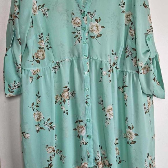 Torrid button down sheer blouse, Size 2, Floral Mint Green, High low hem - Picture 10 of 11